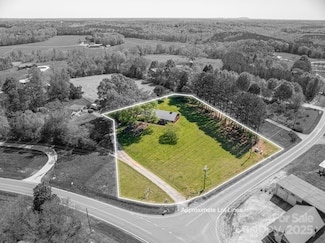 3340 Wrenwood Dr, Newton, NC 28658