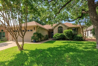 313 Heritage Hills Dr, Fredericksburg, TX 78624