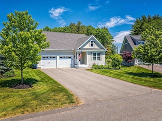17 Sierra Hill Dr, Dover, NH 03820