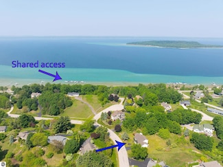 1259 Lin Dale Dr, Traverse City, MI 49686