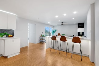 4944 Cass St Unit 605, San Diego, CA 92109