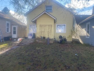408 E Melendy St Unit 2, Ludington, MI 49431