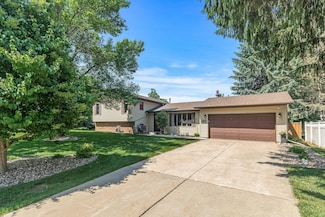 953 Oak View Ct, Saint Paul, MN 55119
