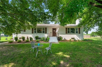 21338 Buckhorn Quarter Rd, Courtland, VA 23837