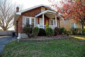 6108 Heege Rd, Saint Louis, MO 63123