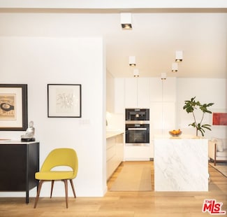 999 N Doheny Dr Unit 212, West Hollywood, CA 90069