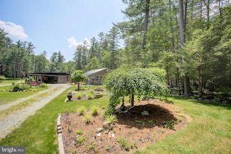 2010F Pine Grove Rd, Fayetteville, PA 17222