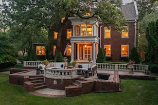 2774 W Lake of the Isles Pkwy, Minneapolis, MN 55416