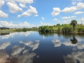 2405 NW 7th Ave, Cape Coral, FL 33993