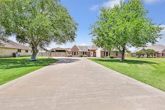 5810 Dixie Ln, Baytown, TX 77523