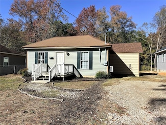 25 Magnolia St, York, SC 29745