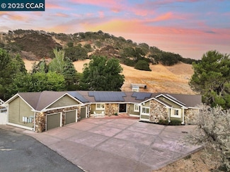 4161 Leon Dr, Clayton, CA 94517