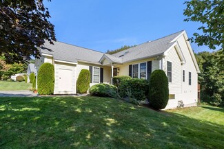 8 Carriage Path, Uxbridge, MA 01569