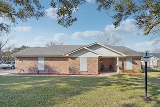 3046 Cedar Dr, La Marque, TX 77568
