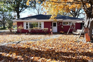 123 S 6th St, Girard, IL 62640