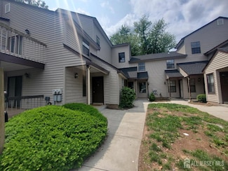 603 Woodbridge Commons Way, Iselin, NJ 08830