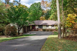 11439 Cloverlawn Dr, Brighton, MI 48114