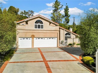 19511 Rosita St, Tarzana, CA 91356
