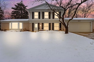 42126 Baintree Cir, Northville, MI 48168