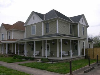 613 Dewey Ave, Saint Marys, WV 26170