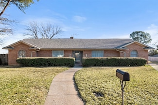 1611 Royal Mile Ct, Arlington, TX 76015