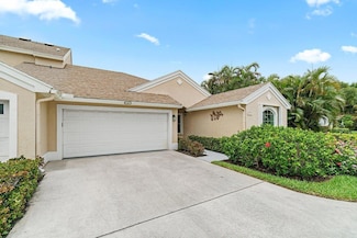 137 N Lakeshore Dr, Hypoluxo, FL 33462