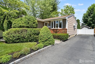 25 Suydam Ave, Edison, NJ 08817