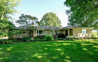 2428 Wright Rd, Akron, OH 44320