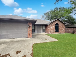 4001 Hunter Creek Dr, College Station, TX 77845