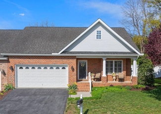 521 Hickory Grove Cir, Harrisonburg, VA 22801