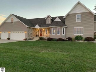 5676 E Saint Charles Rd, Ithaca, MI 48847