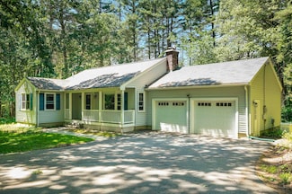 23 Nathaniel Dr, Hudson, NH 03051
