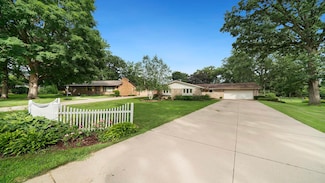6471 Myrtle Ln, Rockford, IL 61108