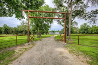 2488 County Road 2336, Como, TX 75431