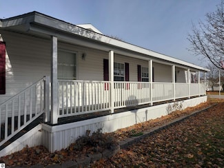 2405 Treelane Dr, Traverse City, MI 49686