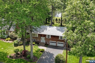 169 Canterbury Dr, Ramsey, NJ 07446