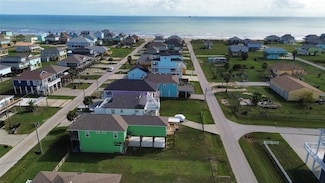 873 Townsend Dr, Crystal Beach, TX 77650