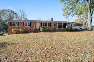 678 Wildwood Dr, Rock Hill, SC 29730