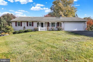 208 New St, East Earl, PA 17519
