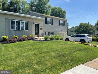 203 W Crestwood Ave, Somerdale, NJ 08083