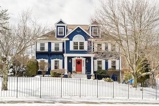 15 Mauriello Dr, Stoneham, MA 02180