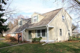 3734 Barrington Dr, Kalamazoo, MI 49006