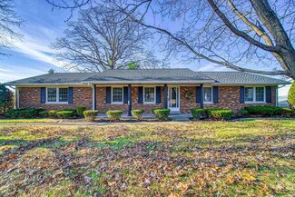 5624 Spring Lake Dr, Evansville, IN 47710