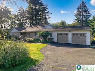 2304 Black River Rd, Bethlehem, PA 18015