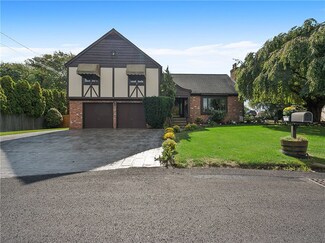 53 Beth Ave, Warren, RI 02885