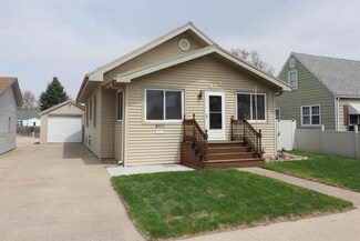 409 E 9th St, Spencer, IA 51301