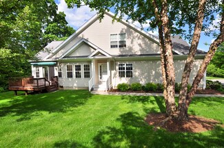 8 Carlson Ridge Ct, New Milford, CT 06776