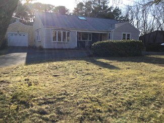 88 South St, Harwich Port, MA 02646