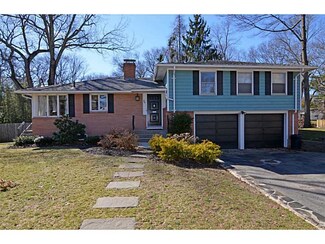 36 Black Creek Ln, Warwick, RI 02888