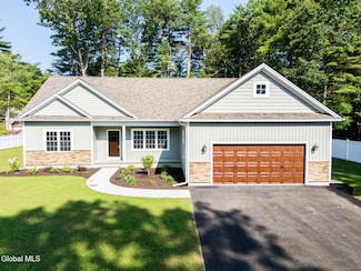 16 Surcingle Rd, Queensbury, NY 12804